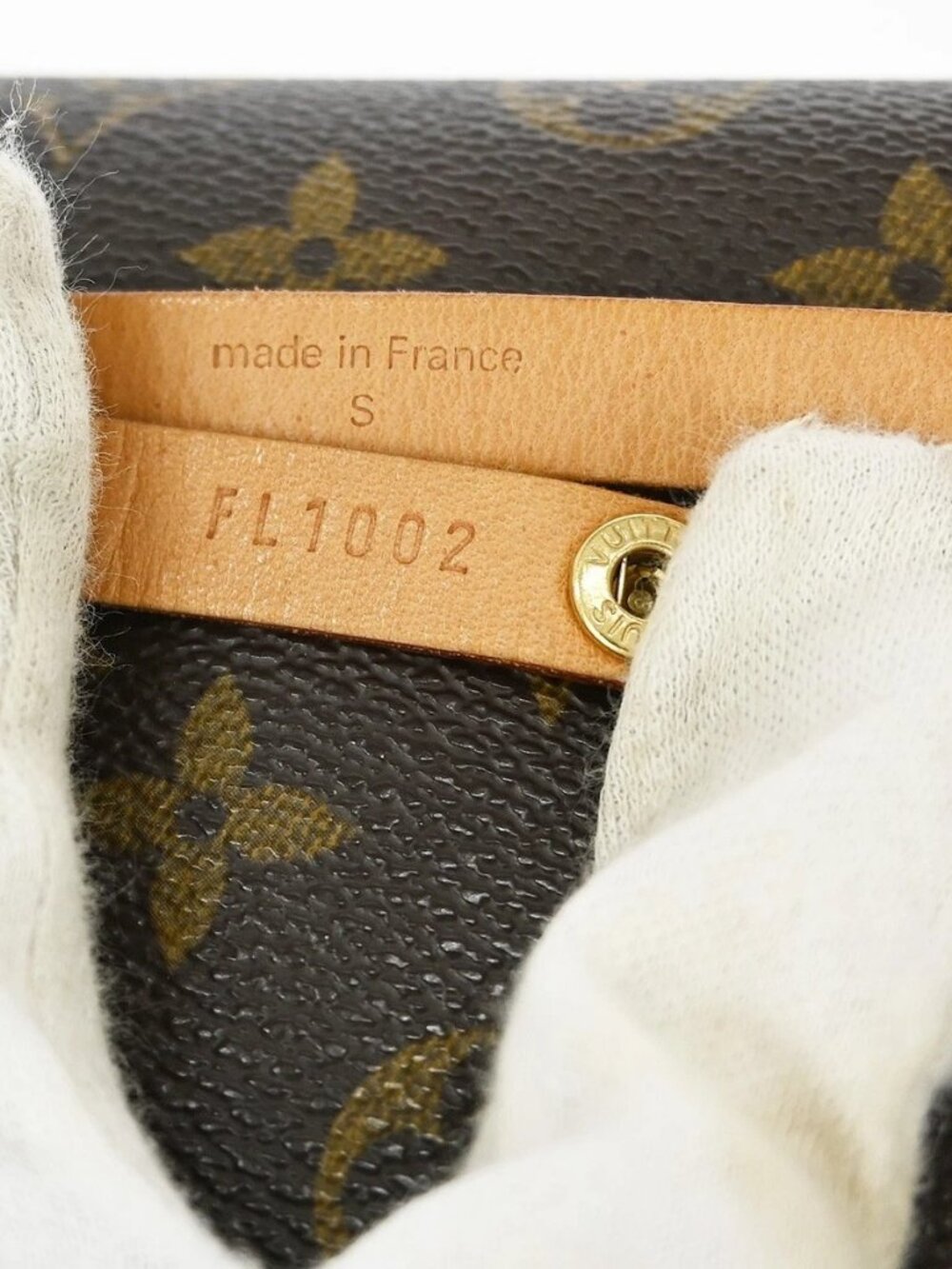 LOUIS VUITTON POCHETTE FLORENTINE BUM BAG - Picture 5 of 9